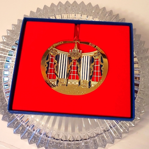 The White House Historical Association Ornament 1990 - Picture 4 of 10